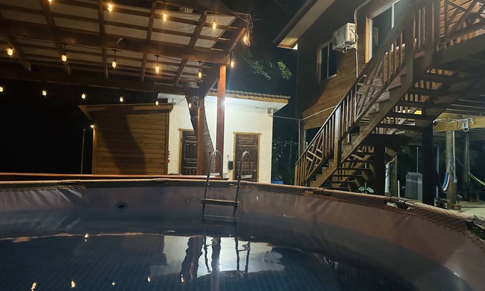 Colon Cabin | Beachside Cabin: Perfect for Your Vacation Getaway!