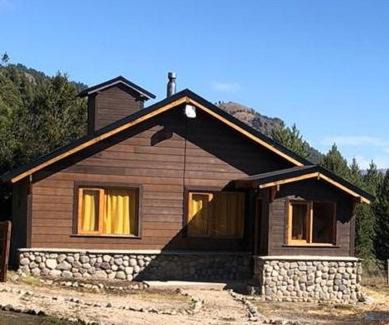 Meliquina Ski Chalet | Outstanding Family Retreat at Cabaña Acaena - 10/10 Rating