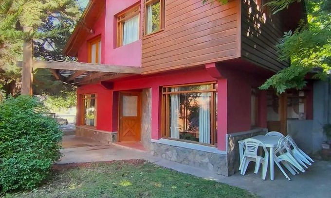 San Martin de los Andes House | Discover Cabaña Aires del Bosque - Family Friendly Retreat