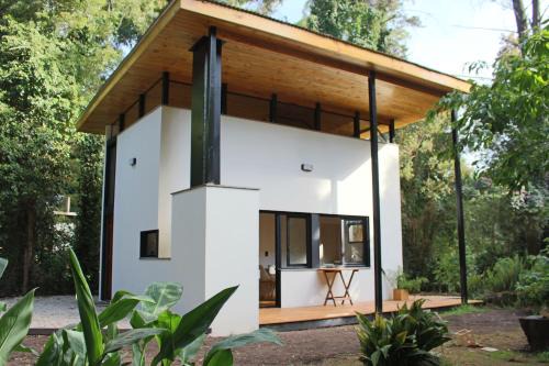 Bosque Peralta Ramos House | Pet-Friendly Cabaña ALLPA - Rumi Huasi Awaits You!