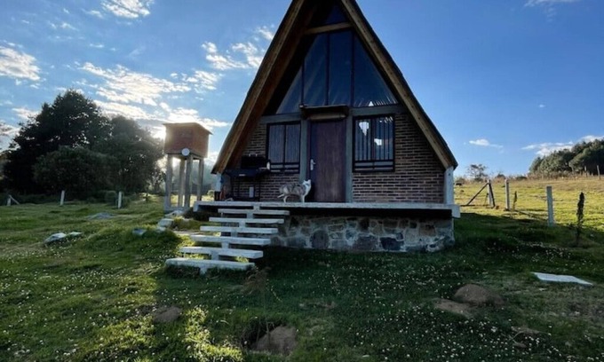 Zacatlan Cabin | Cozy Alpine Cabin with Starlink and Family-Friendly Amenities