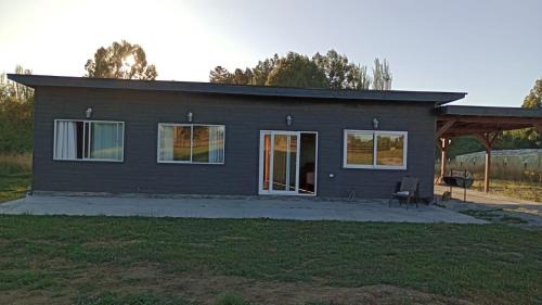 Osorno House | Cozy Cabaña Ankar: Pet Friendly & Family Welcoming Retreat