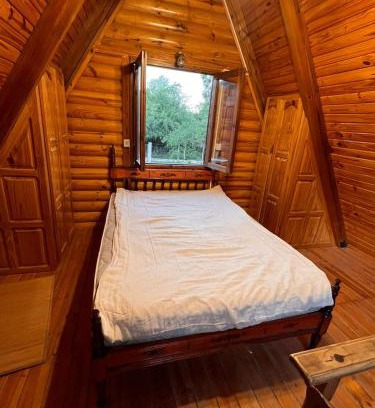 La Rioja Ski Chalet | Guest Rated 9.8 - Cabaña with Pool and Child-Friendly Perks
