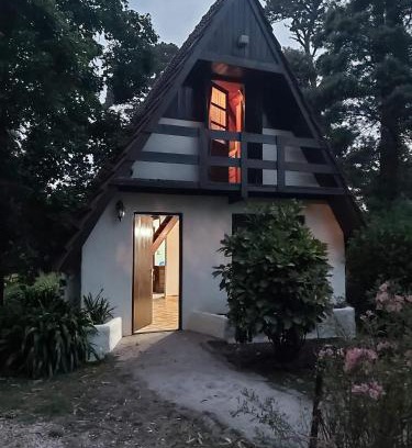 Bosque Peralta Ramos House | Pet-Friendly Cabaña Bosque Peralta Ramos - Guest Rated 8.9