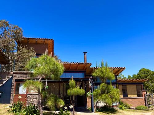 Tapalpa House | Welcoming Cabaña Ciervo Tapalpa: 4-Star Getaway with Breakfast