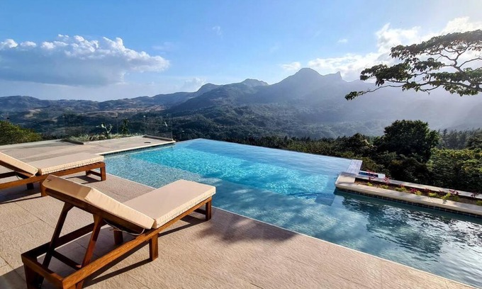Altos del Maria Villa | Unforgettable Cabana with Spectacular Views & Pool