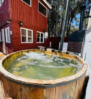 Isla Negra House | Cozy Cabaña Isla Negra: Pet-Friendly with Hot Tub Access