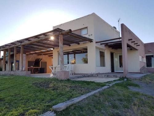 Rincon del Atuel House | Scenic Lakeview Cabin with Pet-Friendly Amenities