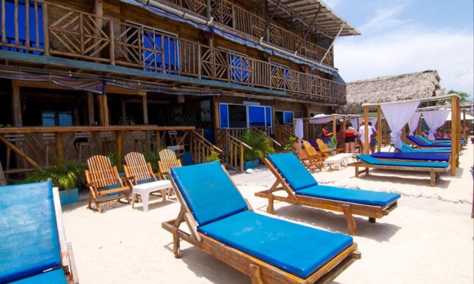 Bocachica Hotel | Pet-Friendly Cabaña Coral Azul with Private Beach Access