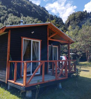 Los Ladrillos House | Top-Rated Cabaña Cordillera: Pet and Child Friendly Retreat