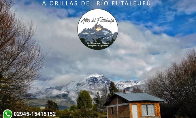 Trevelin Ski Chalet | Idyllic Cabaña de CAMPO Altos del Futaleufu by the River