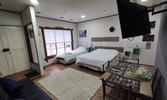 Punta Arenas Apartment | Pet-Friendly Retreat at Cabaña de John Wine Awaits You