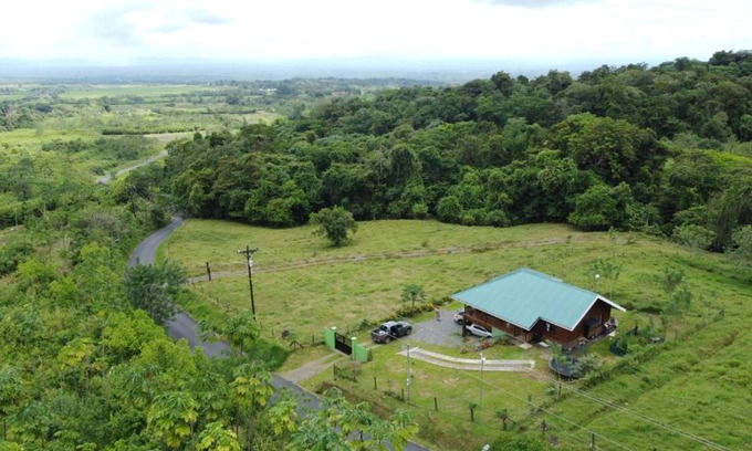 Rio Cuarto de Grecia Bed & Breakfast | Pet-Friendly Cabaña de la Montaña with Top Guest Ratings