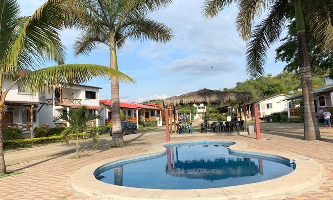 Olon Cabin | Olon Retreat: Oceanfront Hideaway with Pool & Pet-Friendly
