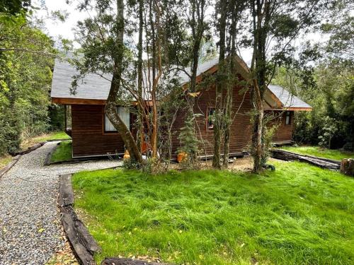 Valdivia House | Cozy Cabaña del Bosque: Pet-Friendly Retreat for Families