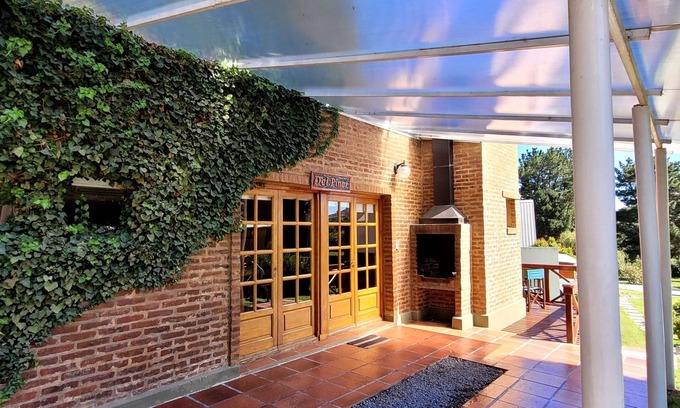 Tandil Cabin | Family-Friendly Cabaña Del Pinar with Pool and Spa Amenities