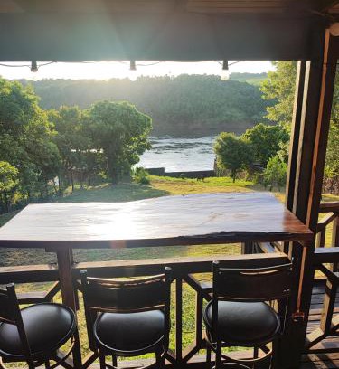 Puerto Iguazu Apartment | Pet-Friendly Cabaña del rio Paraná: Ideal for Families
