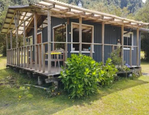 Los Ladrillos House | Pet-Friendly Retreat at Cabaña Río Cochamó - Rated 9/10