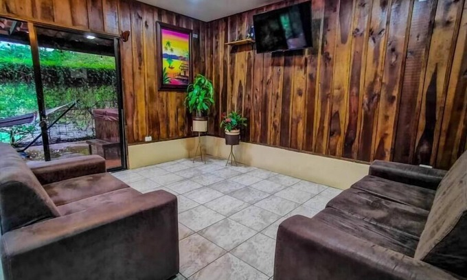Chachagua Cabin | Unwind at Cabaña el Descanso Fortuna - 10/10 Guest Rated