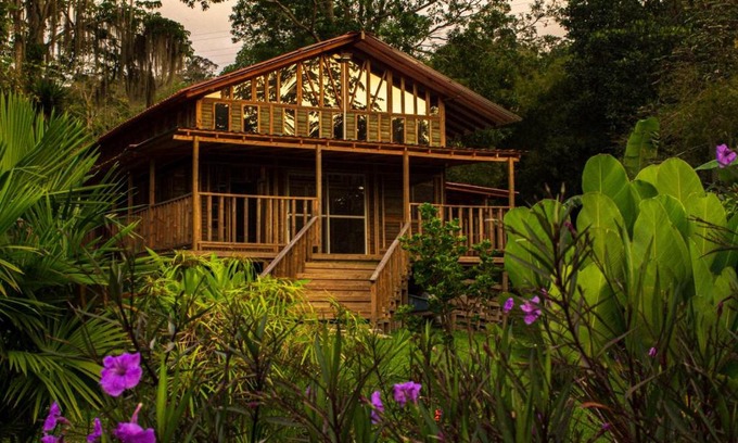 San Antonio del Tequendama House | Pet-Friendly Cabaña en El Guadual with Ocean View & Pool