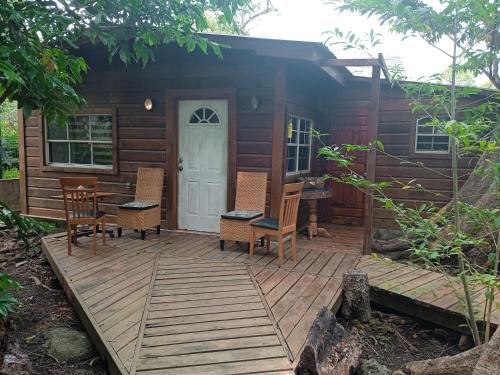Isla de Utila Apartment | Discover Casa de Huéspedes Selvática: Family & Pet Friendly