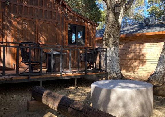 Santa Veronica Resort | Pet-Friendly Cabaña at St George Ranch Resort with Hot Tub