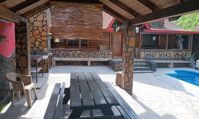 Santiago Cabin | Comfortable Cabaña la Doña: 5 Min from Cola de Caballo