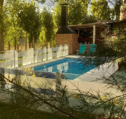 Trelew Cabin | Discover Cabaña La Escondida: Family-Friendly Retreat