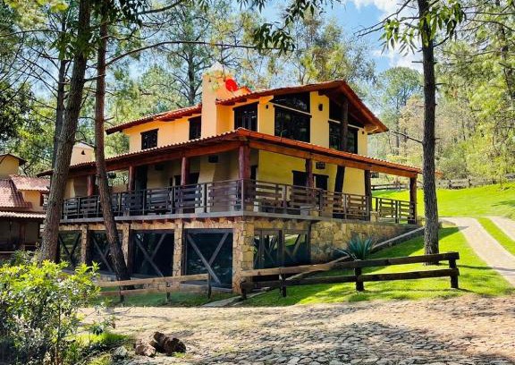 Mazamitla Ski Chalet | Experience Cabaña La Esperanza: 4-Star Getaway with Breakfast