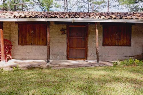 Siguatepeque House | Top-Rated Cabaña La Tortuga with Cozy Fireplace & Breakfast