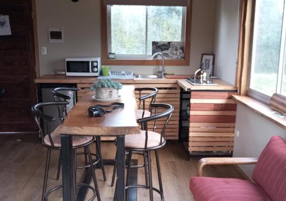 Punucapa House | Cozy Cabaña Las Canoas - Family & Pet Friendly Retreat