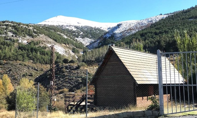 Guejar Sierra Ski Chalet | Pet-Friendly Escape at Cabaña Las Víboras – 8.9/10 Rated