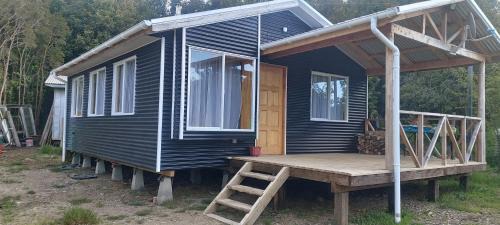 Castro House | Cozy Cabaña Los Ulmos: Family-Friendly with Hot Tub