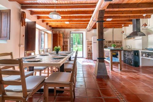 Selaya Apartment | Pet-Friendly Retreat at Cabaña Margarita for Families