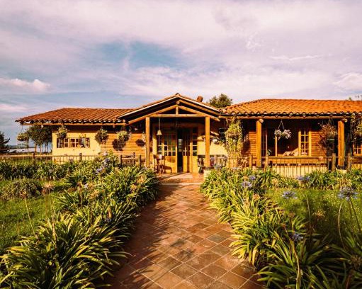 Guatavita Cabin | Discover Cabaña "MOX CONECTA" with Hot Tub & Scenic Views