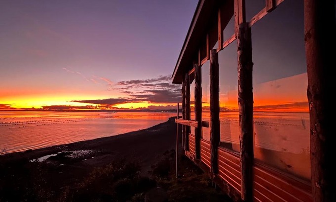 Lenca House | Cozy Beachfront Cabaña for 3 on Patagonia's Scenic Route