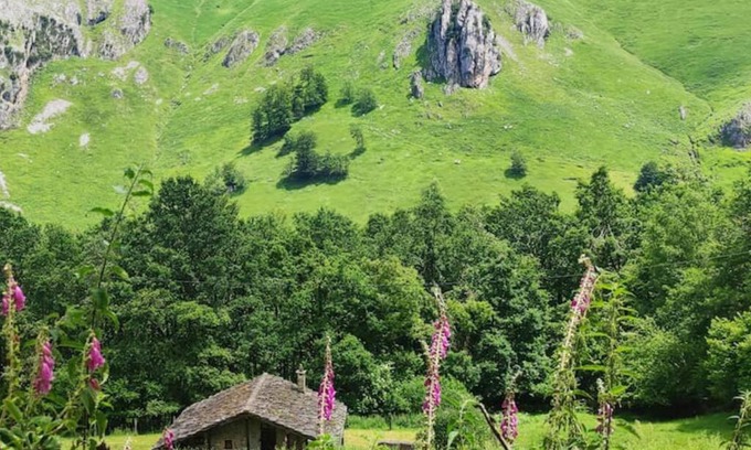 San Roque de Riomiera House | Pet-Friendly Cabaña Pasiega: A Guest Favorite at 9.4/10