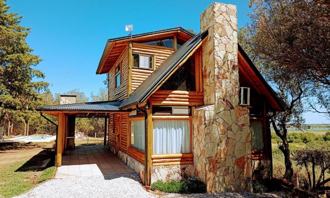 San Pedro House | Pet-Friendly Cabaña Paso de los Barcos with Pool Access