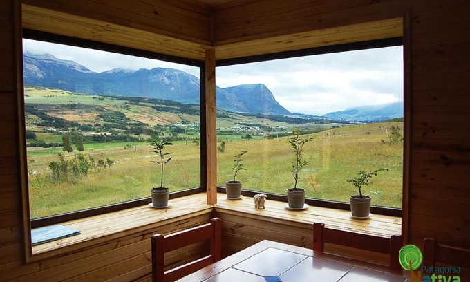 Coyhaique House | Pet-Friendly Cabaña Patagonia Nativa with Hot Tub & Pool
