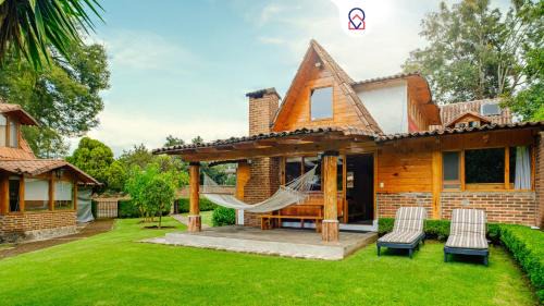 Avandaro House | Private Cabin in Valle de Bravo - Ideal Location & Family-Friendly