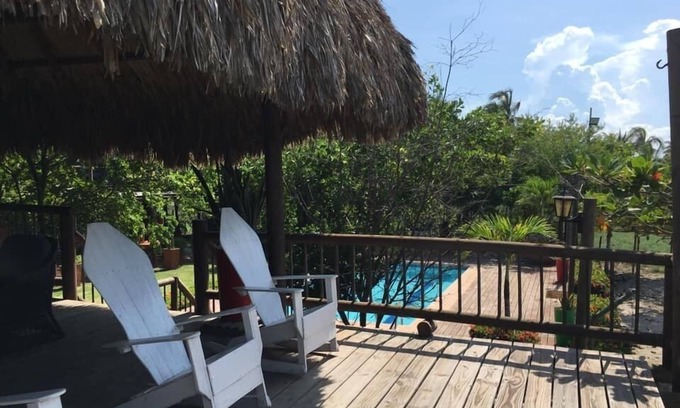 Puebloviejo House | Relax at Cabaña Refugio del Mar with Pool & Spa Amenities