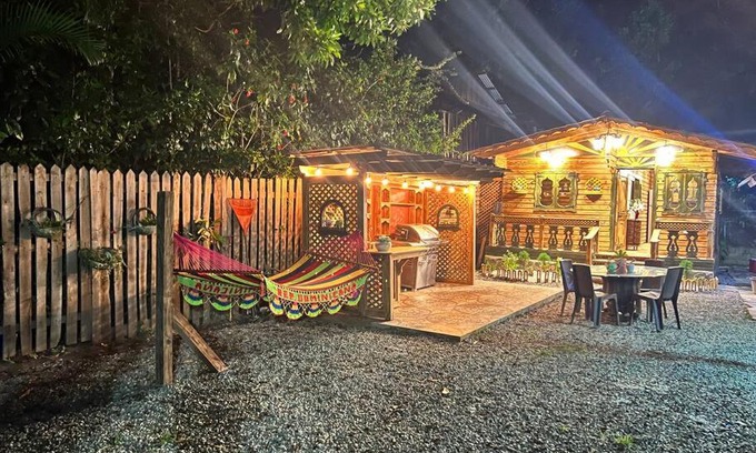 La Joya House | Inviting Cabaña típica los Pintores: Pet-Friendly Retreat