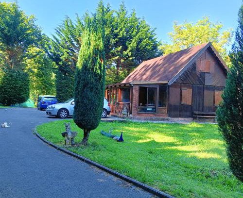 Larrauri-Markaida Ski Chalet | Scenic Tirolesa Cabin with Pool Near Bakio