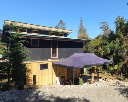 Valdivia House | Charming Cabaña Turística Near Niebla - Family Friendly Stay