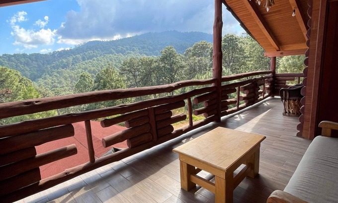 Mazamitla Cabin | Relaxing Stay at Cabaña Viñedo - Pet & Child Friendly