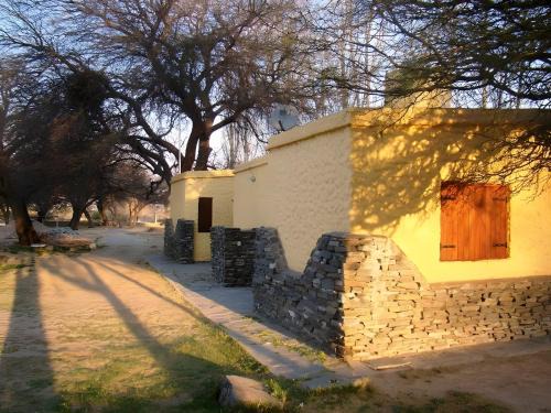 Santa Maria House | Welcoming Cabañas Achalay: Family-Friendly Retreat