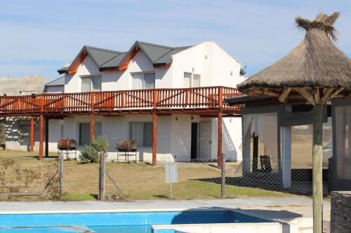Alta Gracia Apartment | Pet-Friendly Cabañas Amigos del Lago with Oceanfront Views