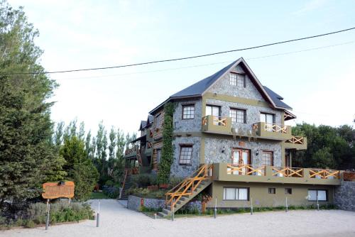 Las Gaviotas Cabin | Discover Cabañas Antu Kuyen: Child-Friendly Retreat
