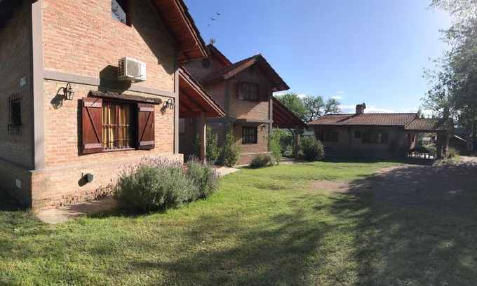 Santa Rosa de Calamuchita Ski Chalet | Relaxing Cabañas Luz de Luna with Pool & Family-Friendly Perks
