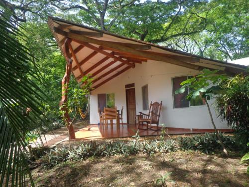 Canton La Cruz Cabin | Guest Rated 10/10 at Cabañas Cañas Castilla with Breakfast